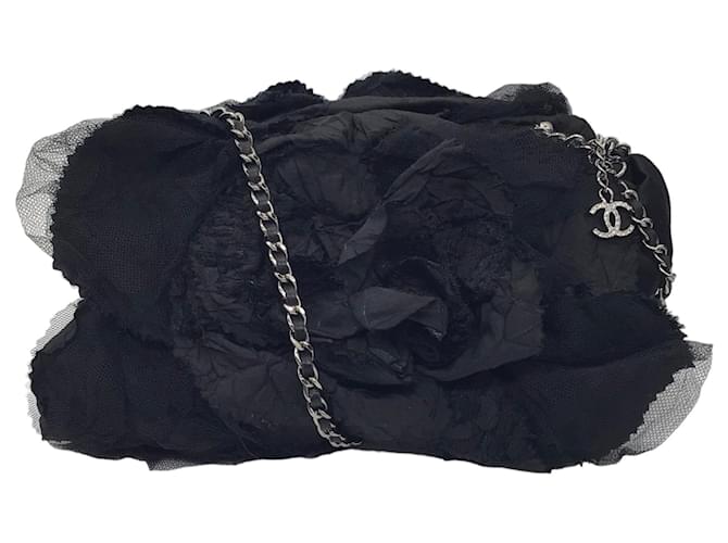 Bolso de mano Chanel de satén negro con cadena Camelia Seda  ref.1433210