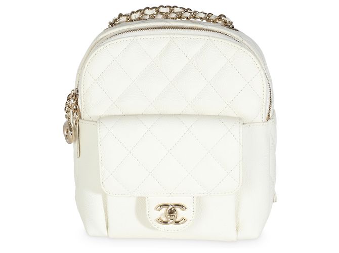 Sac à dos à main Chanel en caviar matelassé blanc CC Small