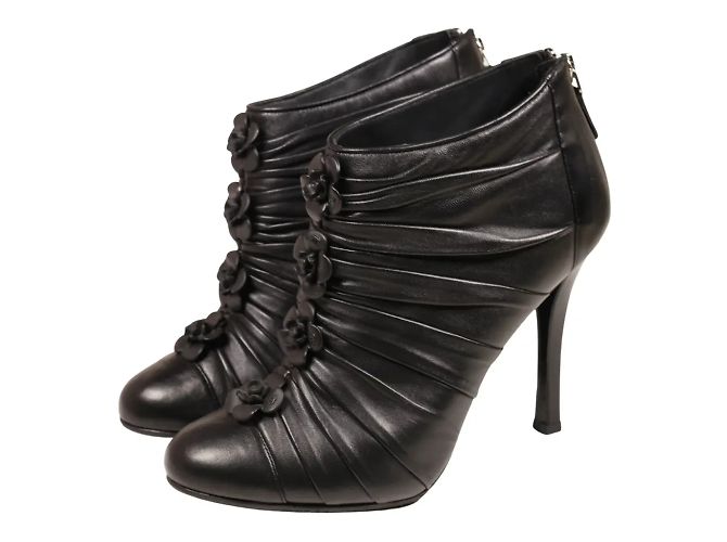 Botines Chanel de piel negra Negro
