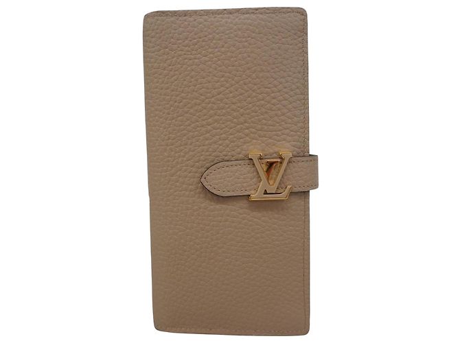 Capucines Louis Vuitton LV Vertical Wallet Beige