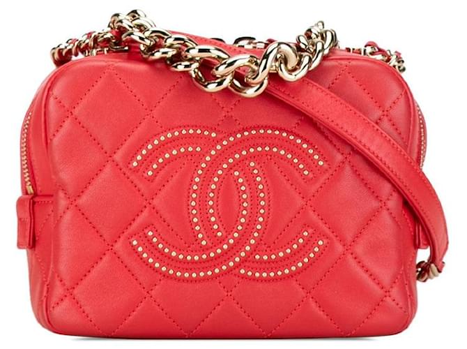 Bolsa de ombro Chanel Matelassé em pele de cordeiro vermelha em muito bom estado Vermelho Couro  ref.1437407