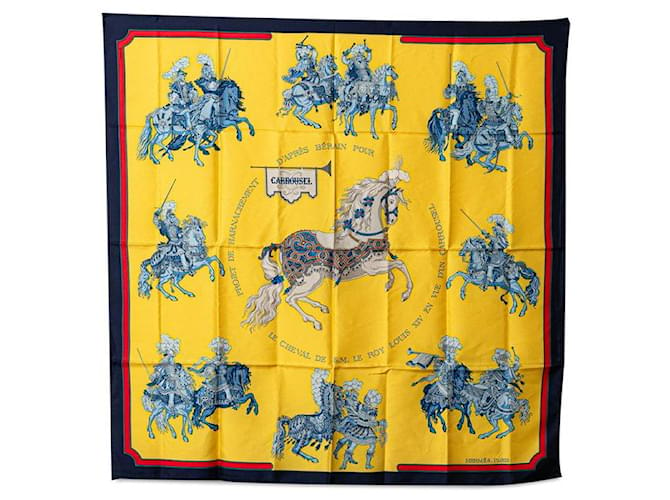 Hermès Écharpe Carrousel Merry-Go-Round en soie Hermes 88x89 en très bon état Toile Jaune  ref.1438701