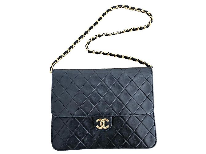 Classique Chanel modèle Timeless vintage Noir