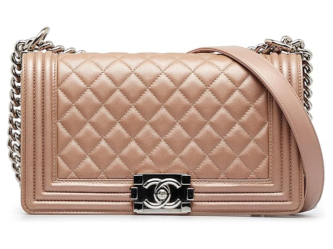 Braune Chanel Medium Boy Flap Tasche Leder  ref.1443416