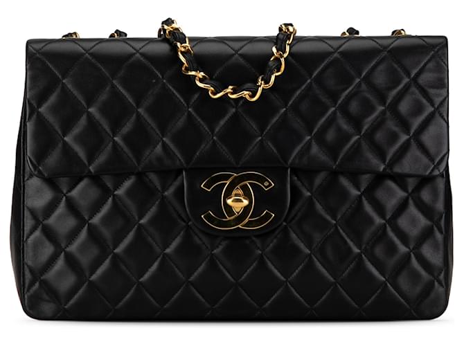 Schultertasche Chanel Maxi XL Classic aus schwarzem Lammleder mit einfacher Klappe  ref.1443677