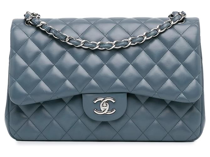 Sac à épaule Blue Chanel Jumbo Classic en cuir d'agneau à double rabat Bleu  ref.1443711