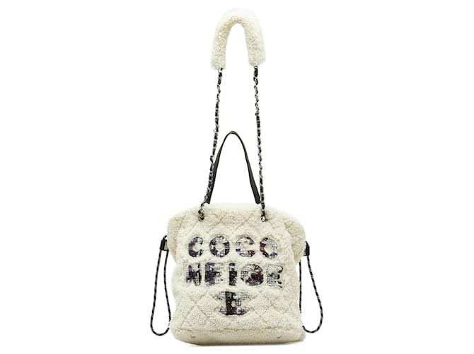 Bolsa tote de shearling branco Chanel Coco Neige Lã  ref.1444445