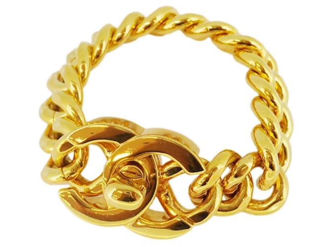 Chanel Turn Lock vergoldetes Charm Armband fur Frauen