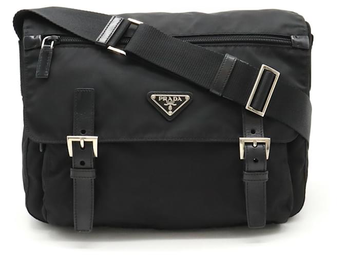 Borsa a spalla in nylon e pelle Prada in nero  ref.1447431