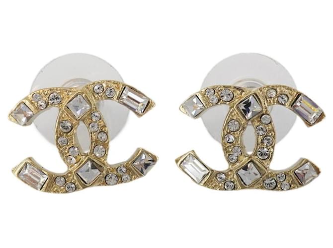 洗練された個性引き立つ☆【CHANEL】Stud Earrings Stud earrings - Metal, resin & glass pearls, gold, black