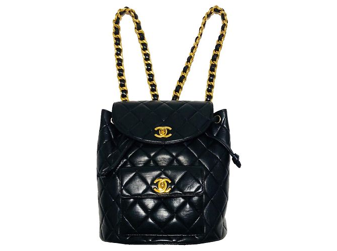 Chanel Duma Rucksack aus schwarzem Lammleder und Gold Gold hardware