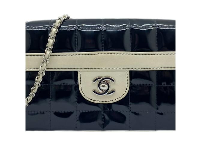 Chanel Chain Shoulder Bag Black White Leather  ref.1448996