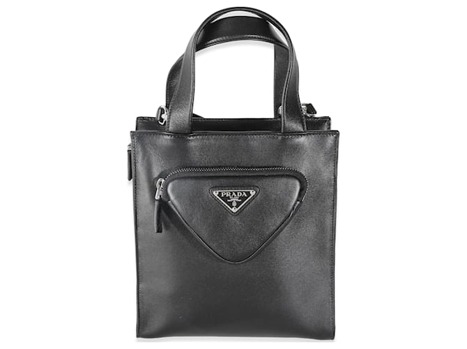 Prada Kleine Tote aus schwarzem Nappa mit dreieckiger Tasche Leder  ref.1449323