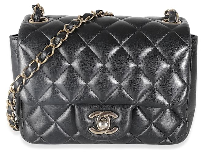 Classique Sac à rabat carré mini en cuir d'agneau matelassé noir Chanel  ref.1449327