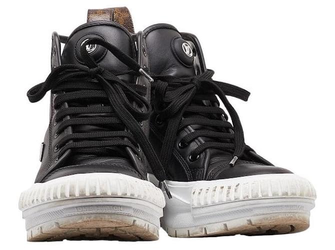 Louis Vuitton グレー スエード ハイヒール 36.5 Louis Vuitton グレー スエード ハイヒール 36.5