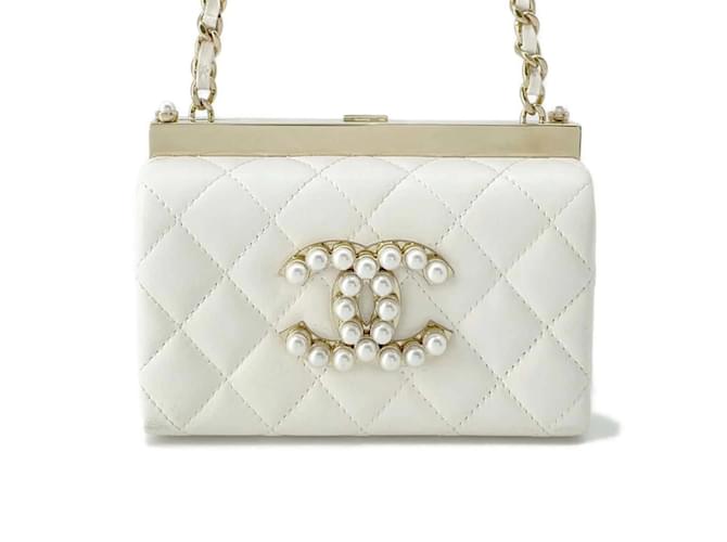 Bolso de hombro con cadena Chanel Blanco Cuero  ref.1452947