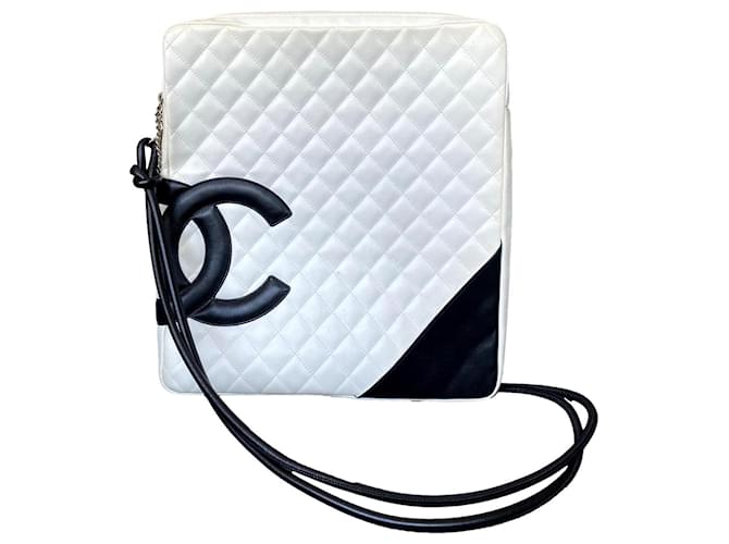 Chanel Bolsas Branco Couro  ref.1453256