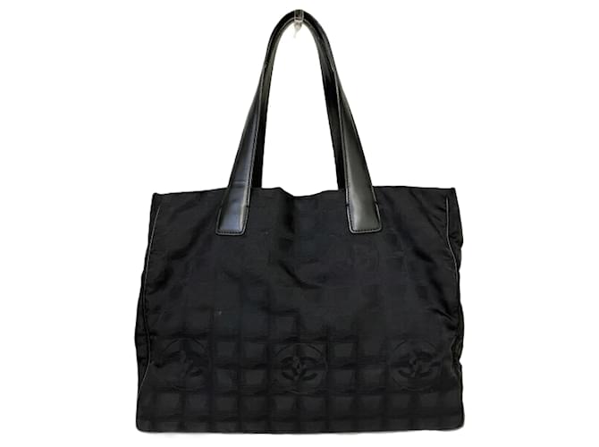 Sac Tote MM de la nouvelle ligne de voyage CHANEL Cuir Nylon Noir  ref.1453414