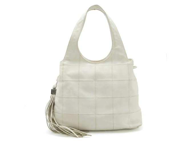 Sac tote en chocolat Chanel Cuir Blanc  ref.1454059