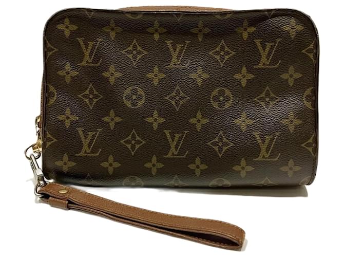 Bolso Clutch Orsay Monogram Louis Vuitton Castaño Monograma Charol  ref.1454972