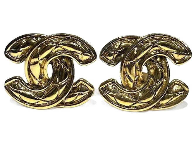 Boucles d'oreilles clip Matelassé Coco Mark de Chanel Plaqué or Doré  ref.1454998