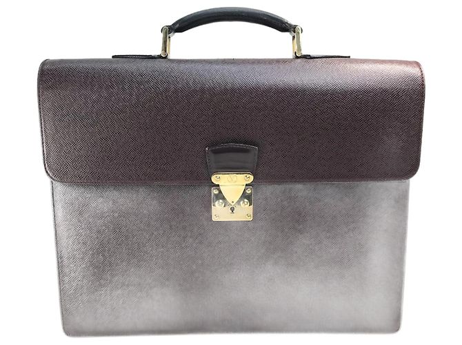 Pasta Louis Vuitton Taiga Marrom