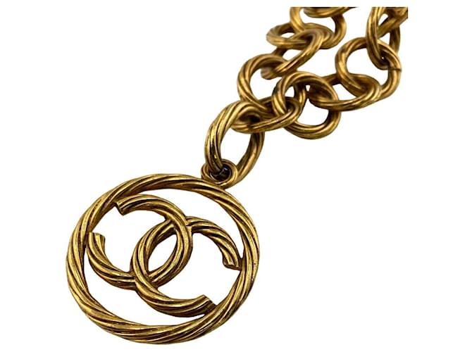 Collier Chanel Coco Marque 93P Plaqué or Doré  ref.1459462