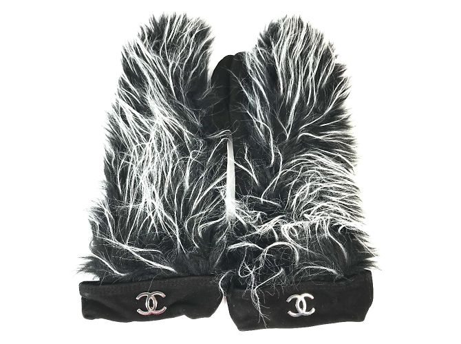 Warme schwarze Lederhandschuhe von Chanel 