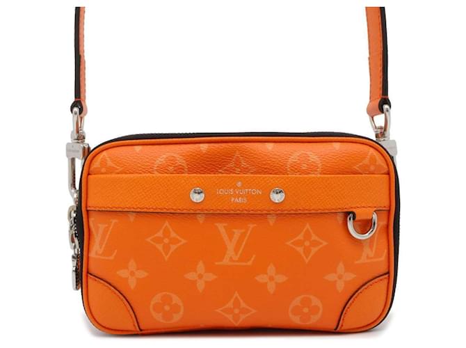 Louis Vuitton Taigarama Shoulder Bag Leather  ref.1463817