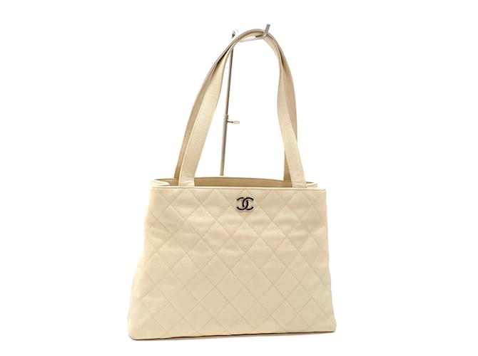 Sac fourre-tout en cuir caviar ivoire Chanel Écru  ref.1464039