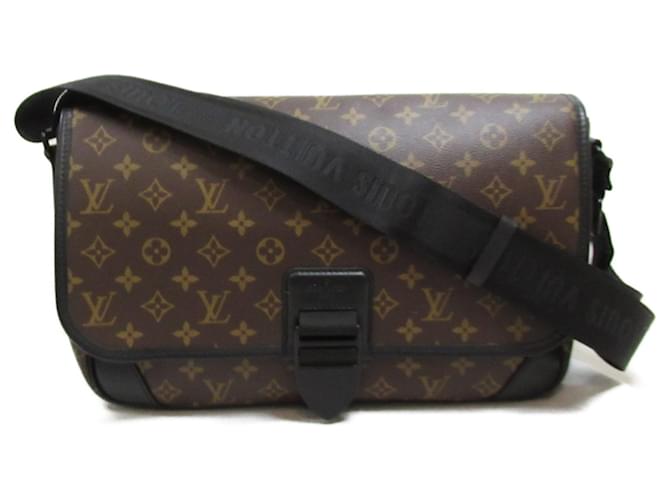 Louis Vuitton Archie Messenger Bag Brown  ref.1464708