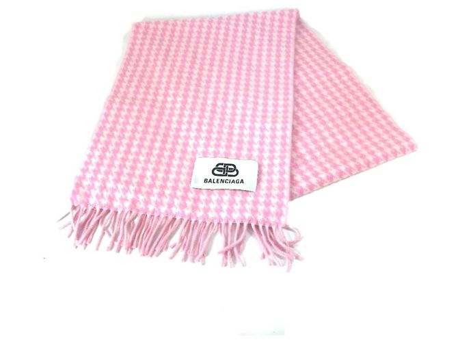 Chal de flecos rosa Balenciaga