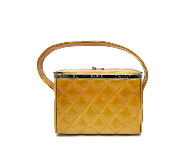 Chanel Matelasse Vanity Handbag Yellow Patent leather  ref.1467086