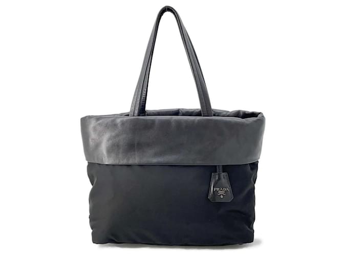 Tote Sac fourre-tout en nylon et cuir noir Prada  ref.1467511