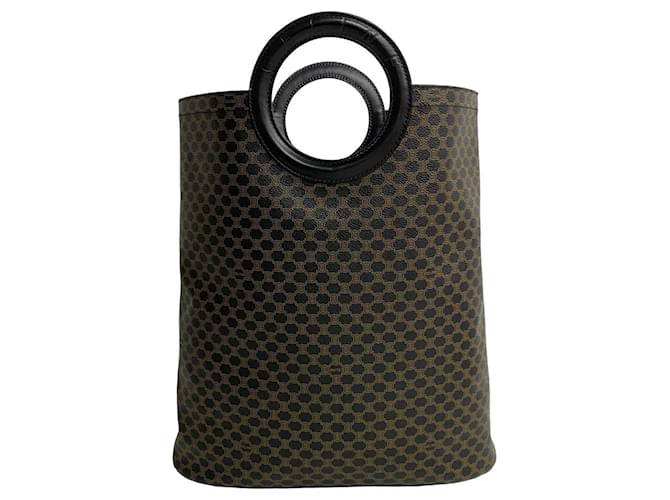 Céline Sac fourre-tout en cuir avec poignée en cercle Celine Macadam Blason Plastique Marron Noir  ref.1467832