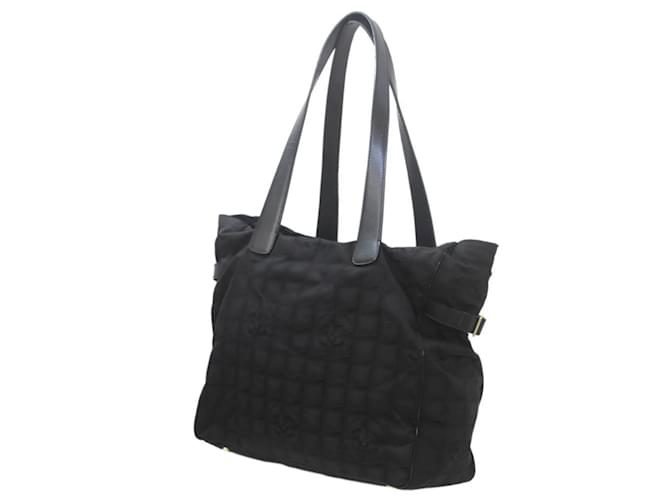 Sac fourre-tout noir de la nouvelle ligne de voyage Chanel  ref.1467859