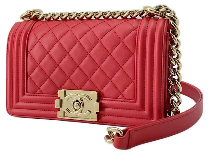 Sac à épaule Chanel Boy en agneau rouge Cuir  ref.1468188