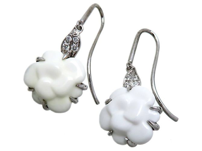 Orecchini di diamante Chanel Camelia per donne D'oro