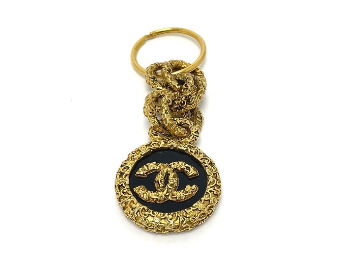 Chaveiro Chanel Coco CC Mark Charm Dourado