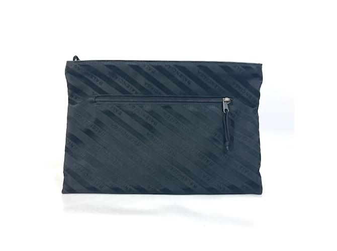 Balenciaga Black Cloth Clutch Bag ref.1468903 Joli Closet