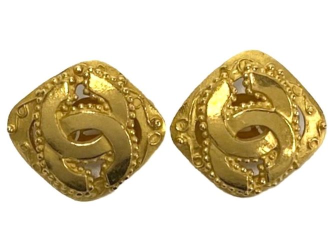 Pendientes de clip dorados Chanel 96A