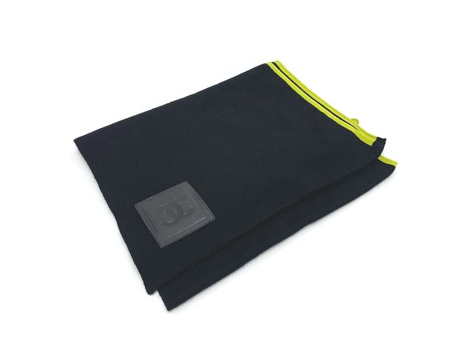 Sciarpa sportiva Chanel in nero e verde fluorescente