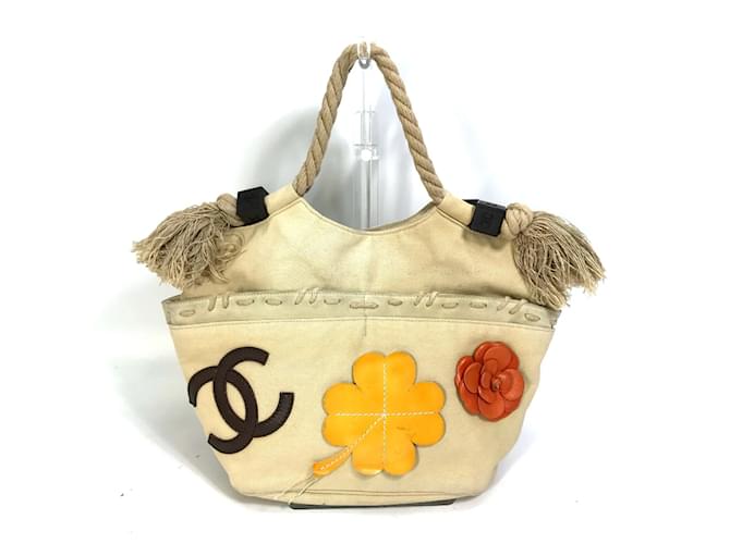 Bolsa tote Chanel CC Mark Clover Flower Bege Lona  ref.1470079