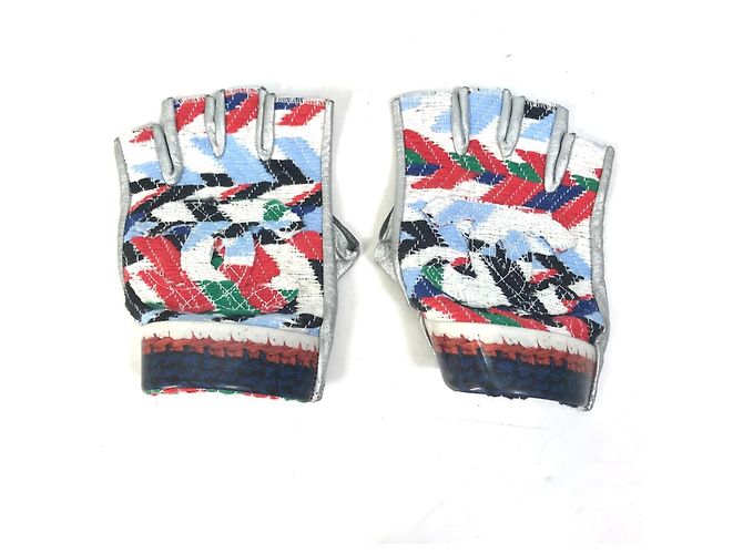Warme silberne und rote Handschuhe Chanel 16S