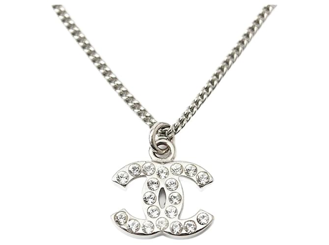 Collier pendentif en argent et strass blancs Chanel Métal Argenté  ref.1471460