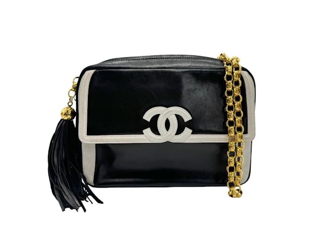 Sac à épaule Chanel en noir et blanc Cuir Métal  ref.1472251