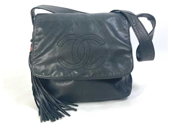 Classique Sac à épaule en cuir noir Chanel  ref.1472720