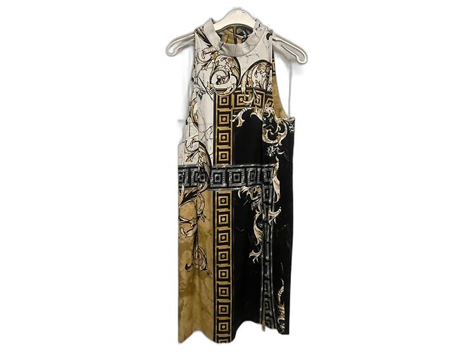 Gianni Versace Kleid Beige aus Viskose