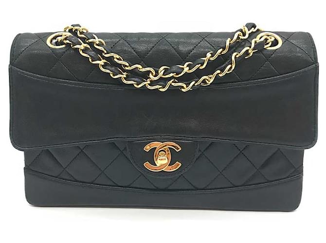 Chanel Matelasse Lambskin Chain Shoulder Bag Black in Very Good Condition