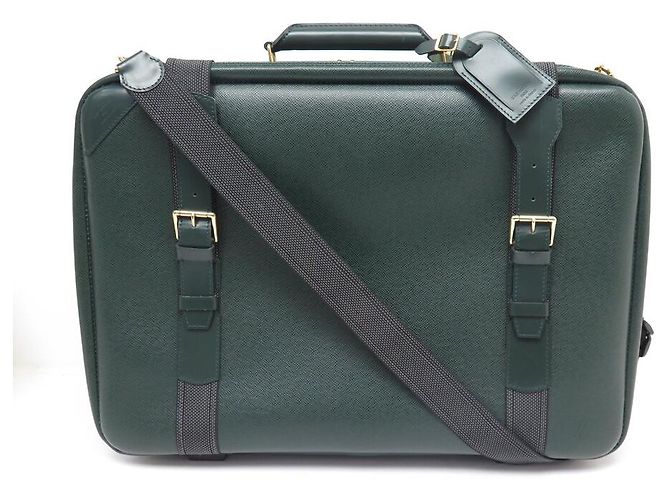 BOLSA DE VIAGEM LOUIS VUITTON SATELLITE 55 EM COURO TAIGA VERDE